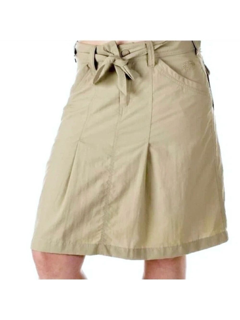The North Face tan lightweight nylon belted cargo pleated utility skirt 10